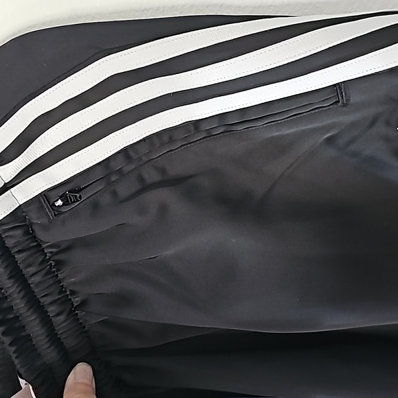 ●●ADIDAS WIDE LEG TRACK PANTS●● - Picture 9 of 10